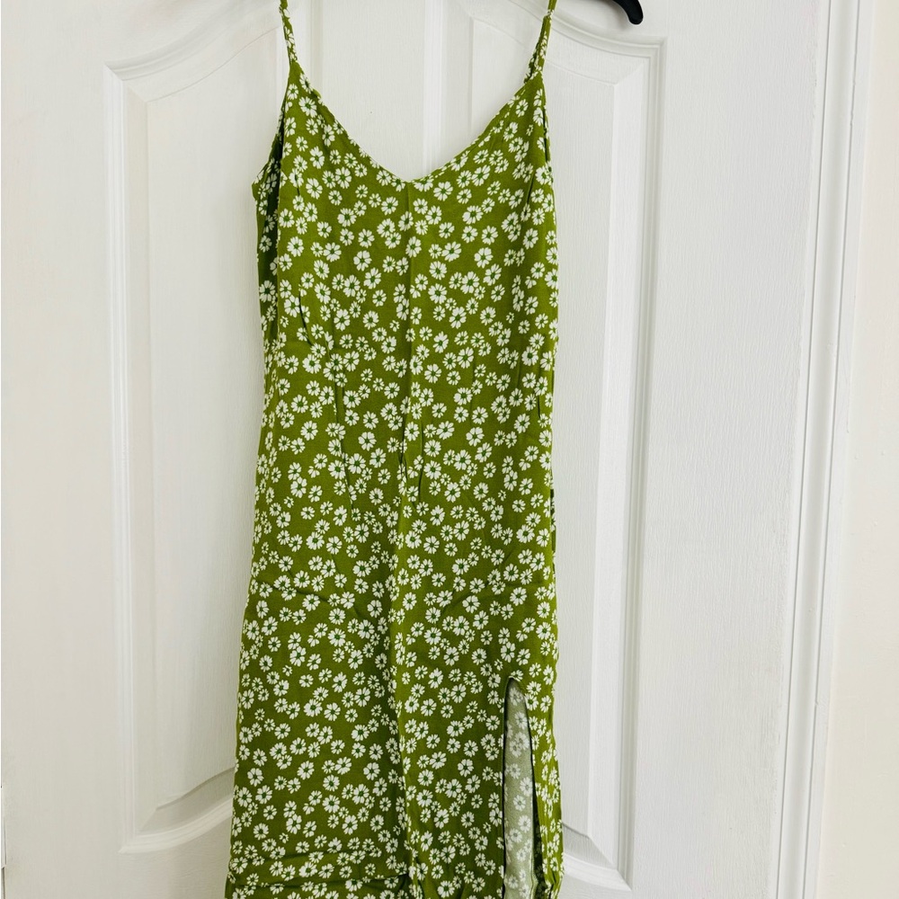 Like New 💚Reformation crimini green midi dress